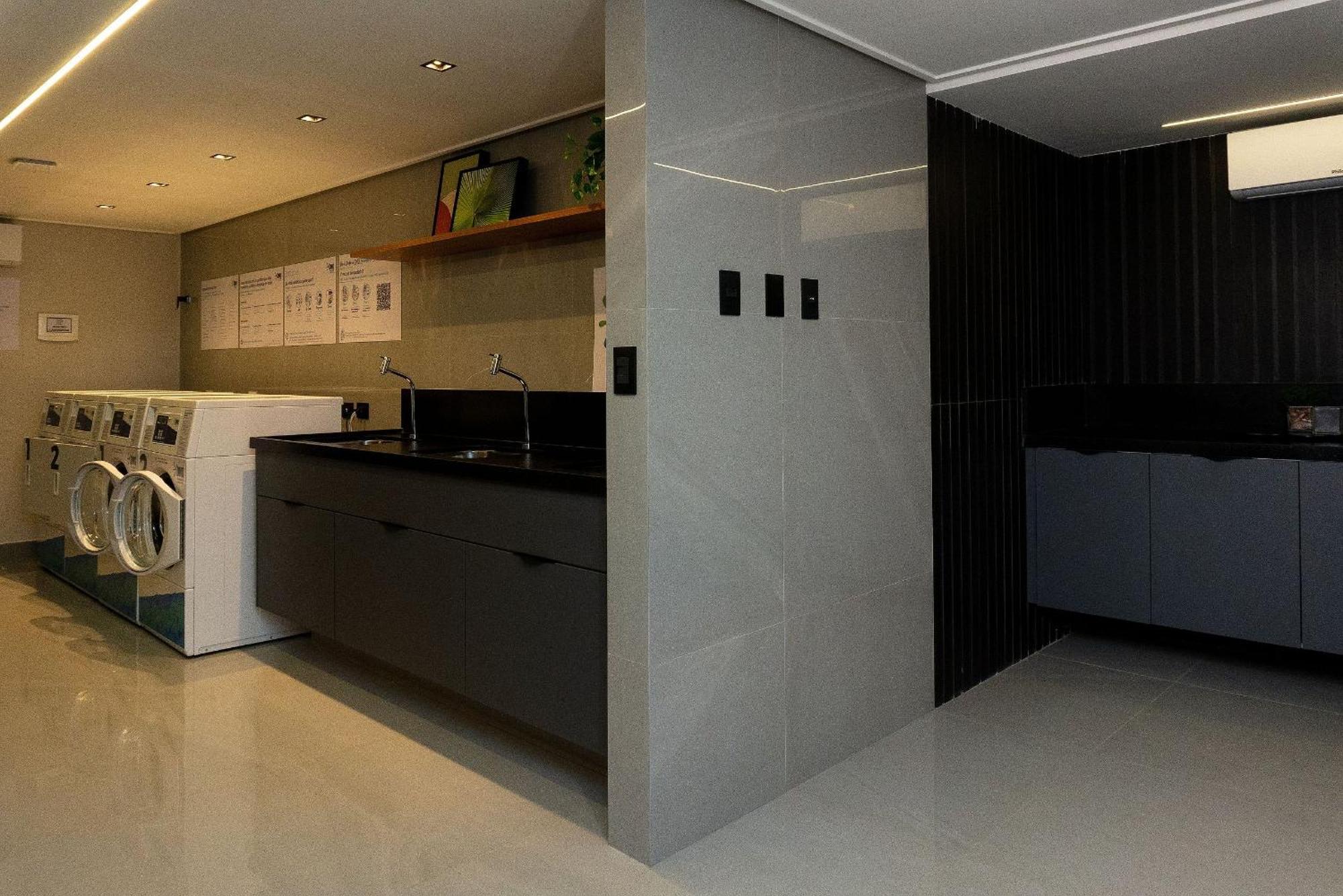 Flats Move Tambau - By Easyhost